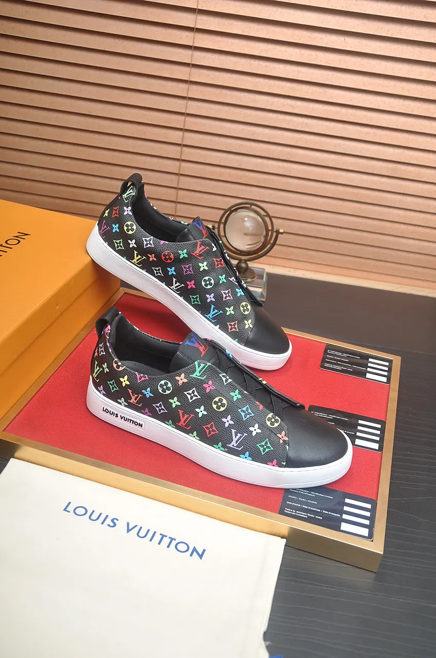 Men's men's shoes💰460💶[LOUIS VUITTON] Same style as LV. Louis Vuitton official website [satisfied] original single hot model, LV original factory cowhide material 👑1:1 original plate, sheepskin lining, original foam outsole. Body accessories one-to-one mold opening 💪 Counter quality 🙏 Dear friends, if you are still worried about wearing matching shoes 💋, then these shoes are your best choice 🎁🎁! 38-44